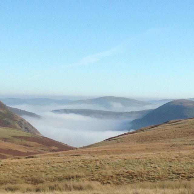 Bed and Breakfast Brynderwen Llangorse Esterno foto
